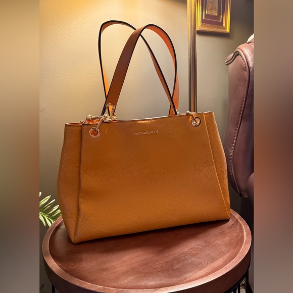 Michael Kors Handbags - Michael Kors bag
